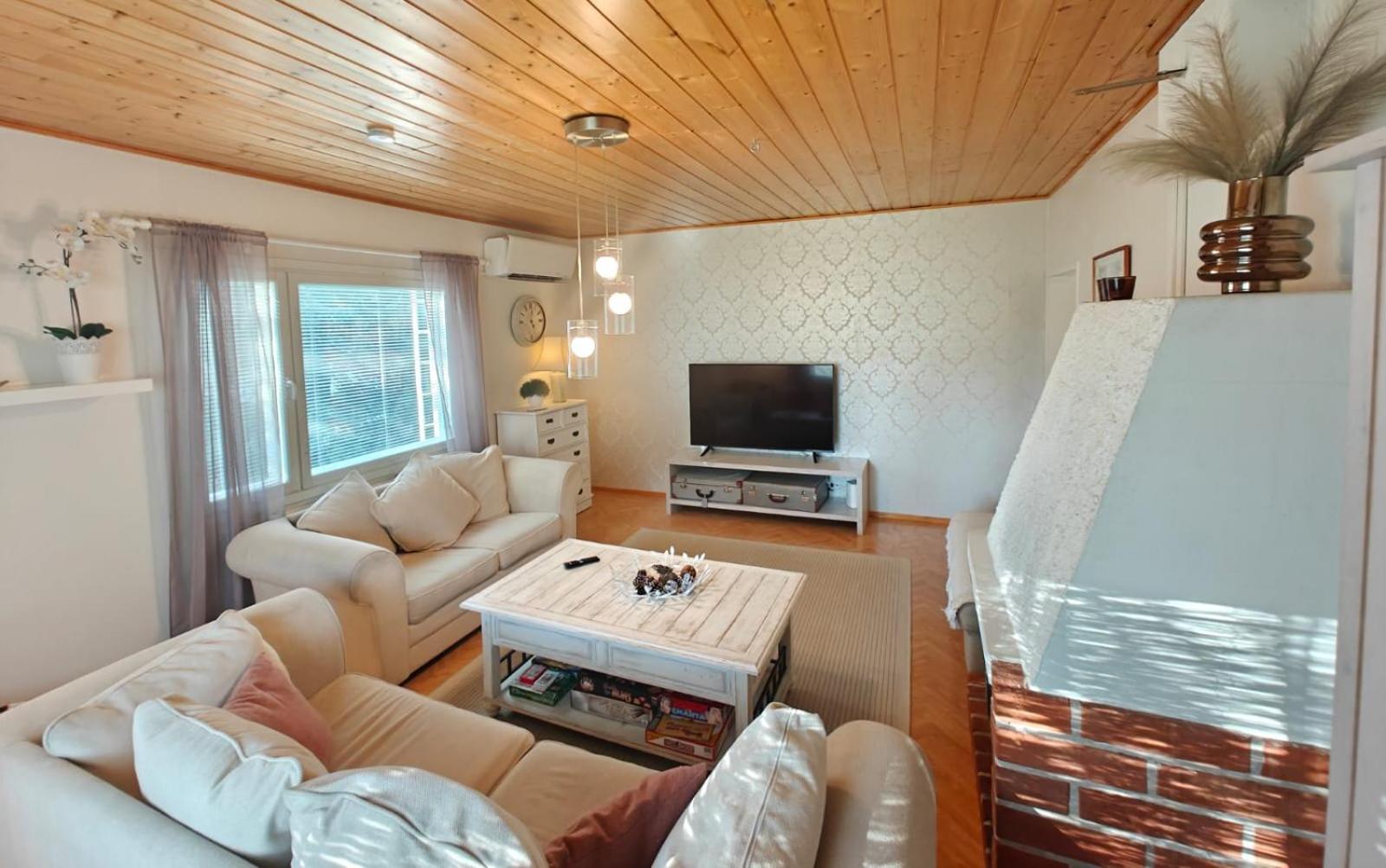 Peaceful House For Relaxing Сasa de vacaciones Oulu